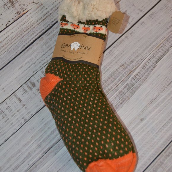 Gaa Huu Shoes - NWT GAA HUU Women's Slipper socks Cabin Socks Sherpa lined foxes